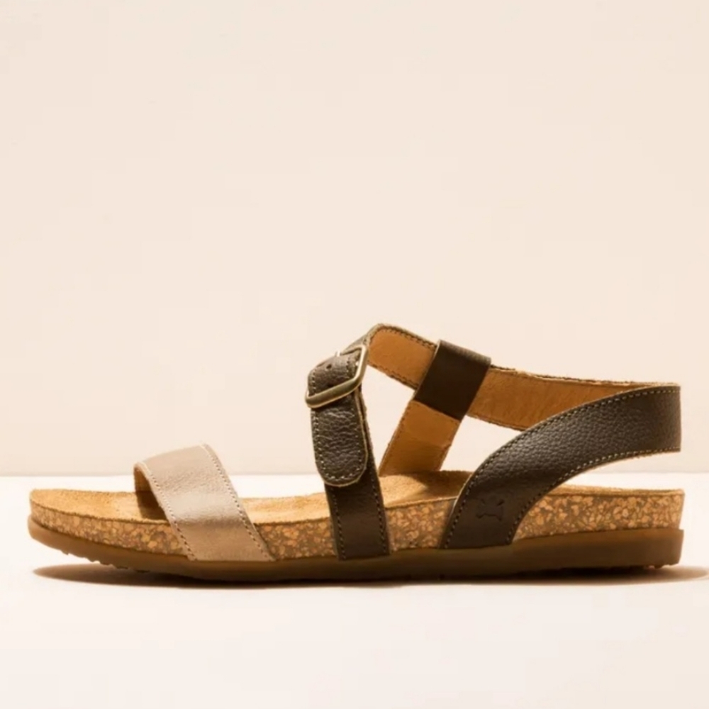 El Naturalista Zumaia
Sandals